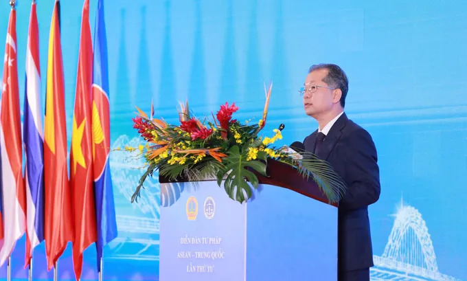 Chánh án TAND Tối cao Việt Nam Nguyễn Văn Quảng phát biểu khai mạc diễn đàn