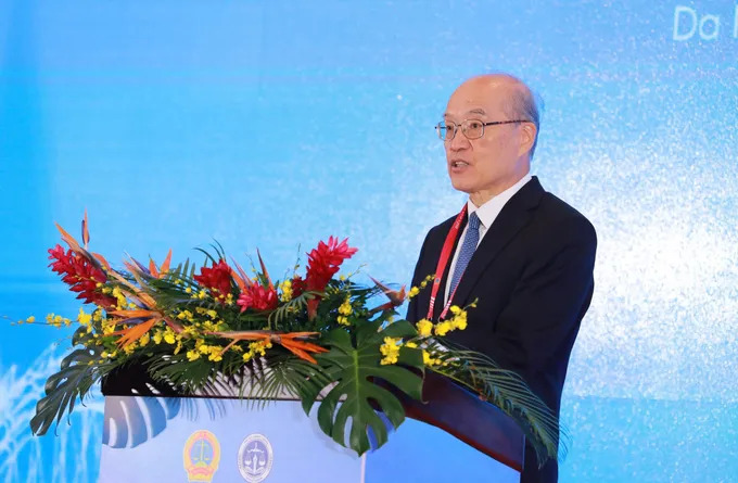 Đại thẩm phán thứ nhất, Chánh án TAND Tối cao Trung Quốc Trương Quân phát biểu tại diễn đàn