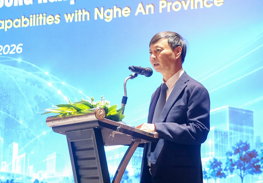 Thứ trưởng Bộ khoa học v&agrave; c&ocirc;ng nghệ Ho&agrave;ng Minh ph&aacute;t biểu