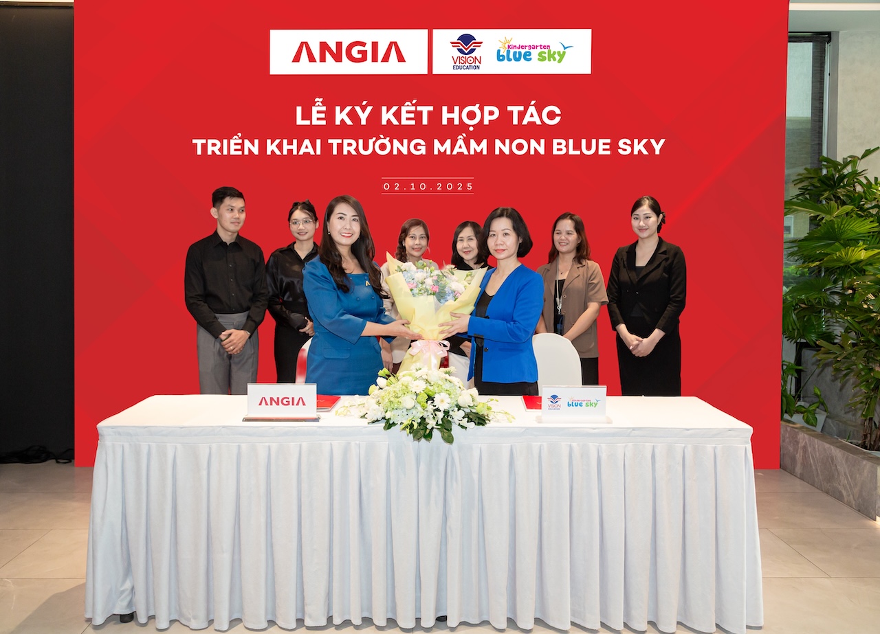 Đại diện An Gia và Blue Sky ký kết hợp tác