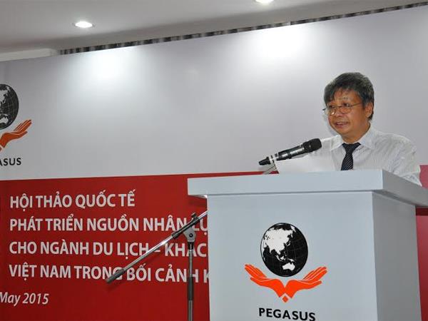 Ông Nguyễn Thế Phương, Thứ trưởng Bộ Kế hoạch và Đầu tư phát biểu tại Hội thảo