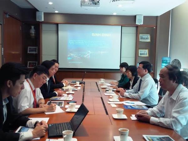 Đoàn công tác của tỉnh Bình Định do Chủ tịch UBND tỉnh Hồ Quốc Dũng dẫn đầu làm việc với các DN Singapore nhằm XTĐT vào tỉnh.