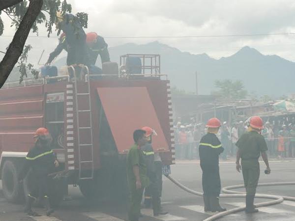 CSPCCC đang tiến hành dập lửa.