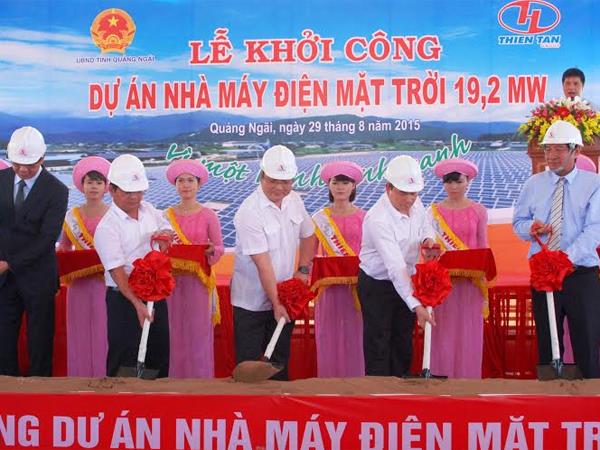 Nhấn nút khởi công Dự án xây dựng nhà máy Quang điện mặt trời đầu tiên tại Việt Nam.