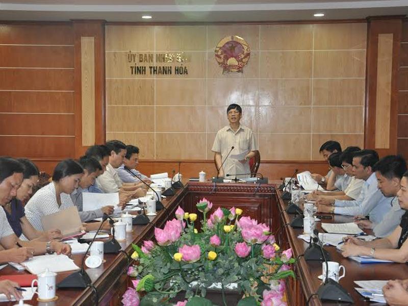 Ông Nguyễn Đình Xứng, Chủ tịch UBND tỉnh Thanh Hóa chủ trì hội nghị