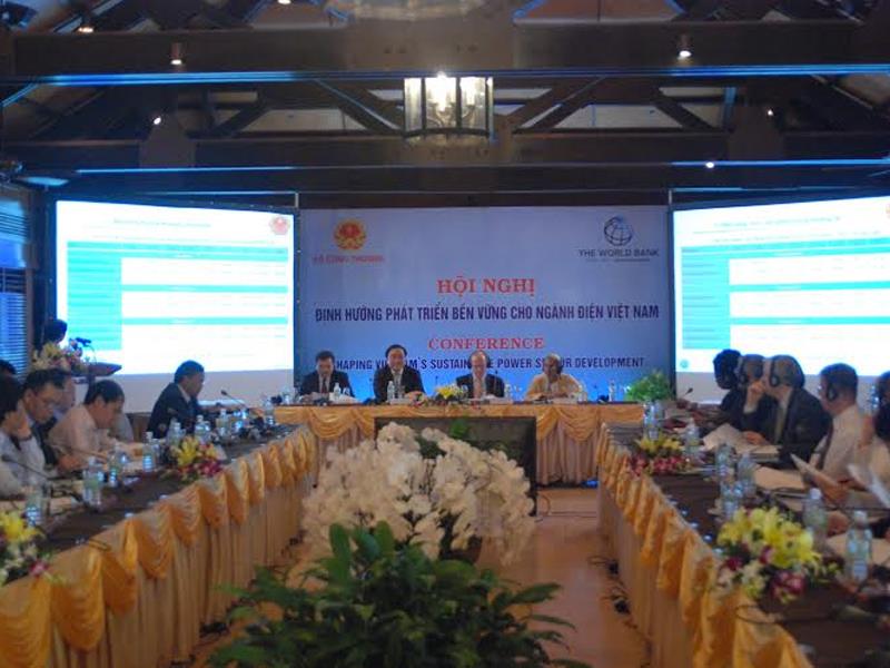 Sáng nay (04/11/2015) tại TP Đà Nẵng đã diễn ra hội nghị năng lượng có chủ đề “Định hướng phát triển bền vững cho ngành điện Việt Nam”.