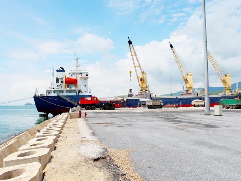 Cảng Hòn La,đầu mối của ngành dịch vụ logistics của Quảng Bình