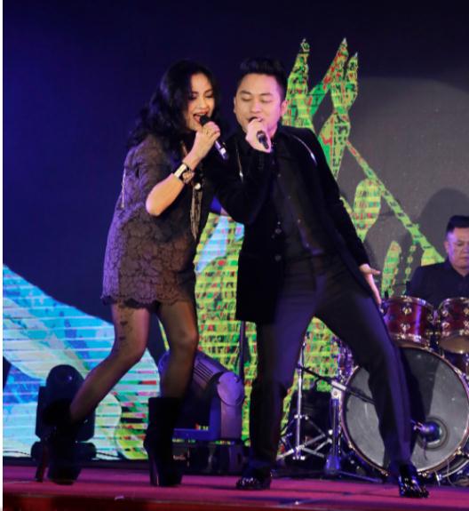 Diva nhạc Việt và Tùng Dương có màn thể hiện lại những giai điệu đầy cảm xúc.