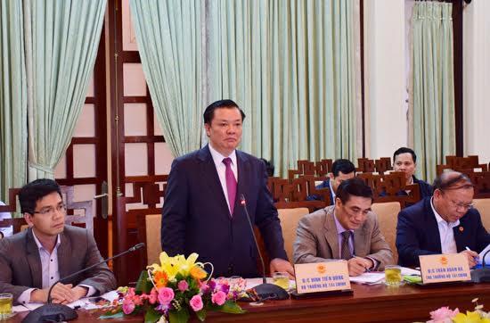 Bộ trưởng Bộ tài chính Đinh Tiến Dũng tại buổi làm việc với lãnh đạo tỉnh Thừa Thiên Huế.