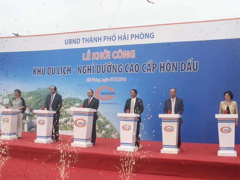 Thủ tướng Chính phủ Nguyễn Xuân Phúc cùng lãnh đạo Hairi Phòng, chủ đầu tư bấm nút khởi công Dự án.