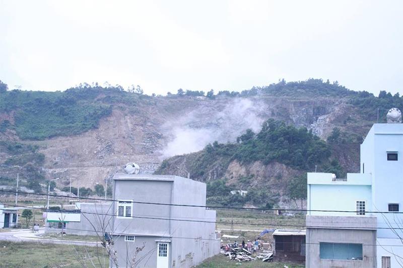 Việc nổ mìn khai thác đá tại các khu mỏ đá trên núi Phước Tường đã gây ảnh hưởng tiêu cực đến sinh hoạt người dân KĐT Phước Lý.