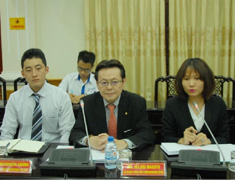 Ông Ikejiri Makoto - Chủ tịch Công ty Spirits và Công ty Frontier International Việt Nam phát biểu tại buổi làm việc.