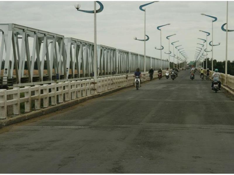Cầu Đà Rằng, một trong 3 công trình giao thông cấp bách của tỉnh Phú Yên đang cần có nguồn vốn đầu tư, xây dựng.