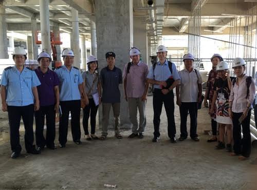 Đoàn công tác IAEA khảo sát tại sân bay Đà Nẵng.