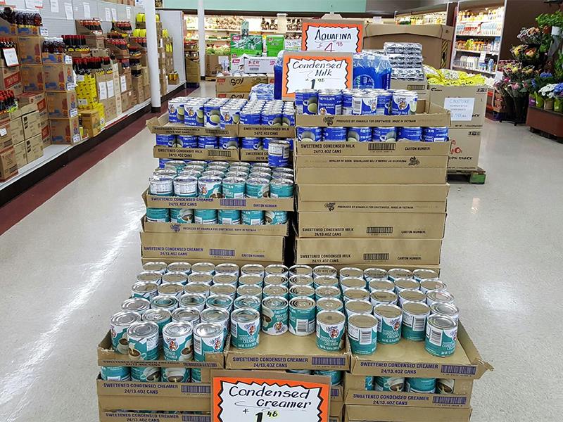Sản phẩm sữa đặc và creamer đặc Driftwood của Vinamilk được bày bán tại các siêu thị Mỹ.