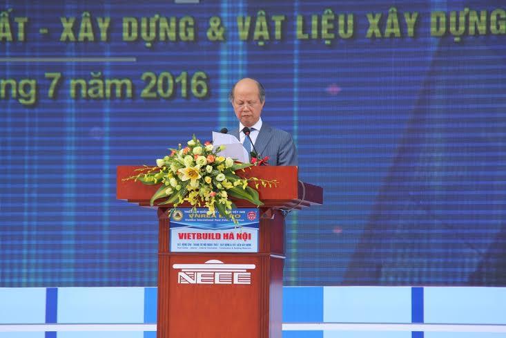Ông Nguyễn Trần Nam, Chủ tịch VNREA phát biểu tại Triển lãm sáng nay