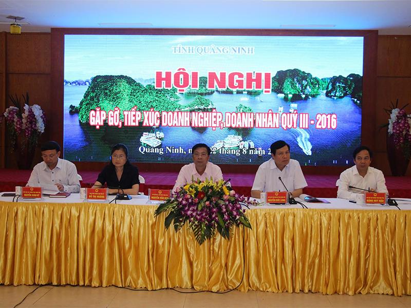 Lãnh đạo Tỉnh Ủy, UBND tỉnh Quảng Ninh chủ trì, lắng nghe ý kiến doanh nghiệp.