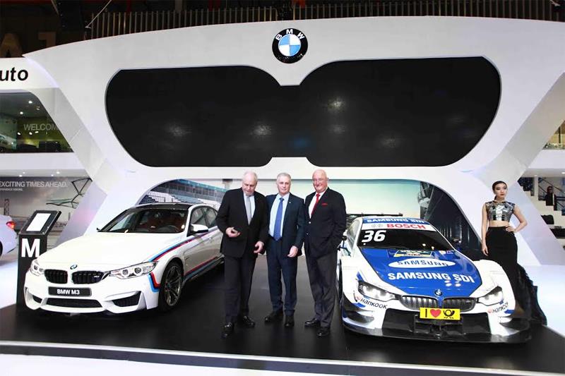 Các lãnh đạo BMW bên cạnh “tâm điểm” BMW 320i Gran Turismo