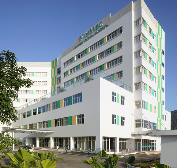 Bệnh viện ĐKQT Hạ Long hướng tới chất lượng y tế tiêu chuẩn toàn cầu JCI với sự tận tâm, chuyên nghiệp, hết lòng vì người bệnh.