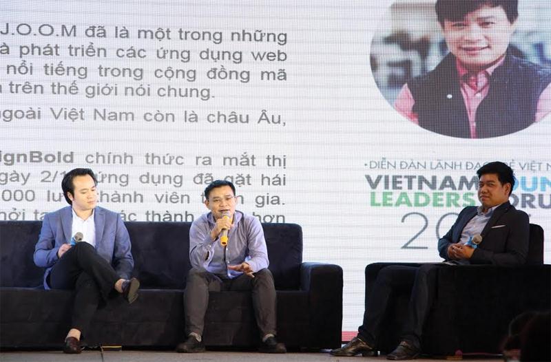 Đinh Viết Hùng (ngồi giữa) chia sẻ tại Diễn đàn lãnh đạo trẻ 2016 vừa được tổ chức tại TP.HCM.