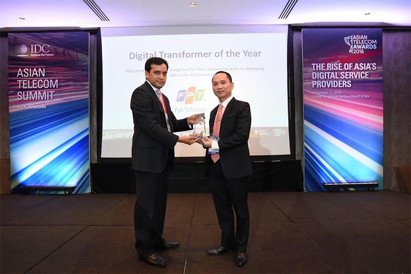 Năm 2016, FPT Telecom trở thành doanh nghiệp Việt Nam đầu tiên và duy nhất nhận danh hiệu 'doanh nghiệp chuyển đổi số của năm' do IDC trao tặng.