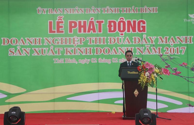 Chủ tịch HĐQT Công ty cổ phần Tổng công ty giống cây trồng Thái Bình đại diện các doanh nghiệp trong tỉnh Thái Bình phát biểu tại lễ phát động doanh nghiệp thi đua đẩy mạnh SXKD năm 2017.
