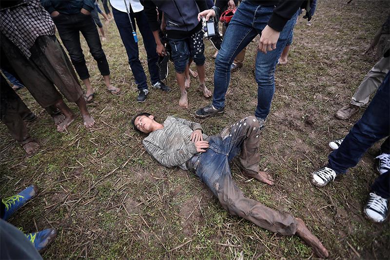 Té xỉu vì mất sức.