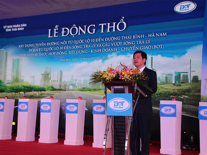 Chủ tịch UBND tỉnh Thái Bình Nguyễn Hồng Diên phát biểu tại buổi lễ