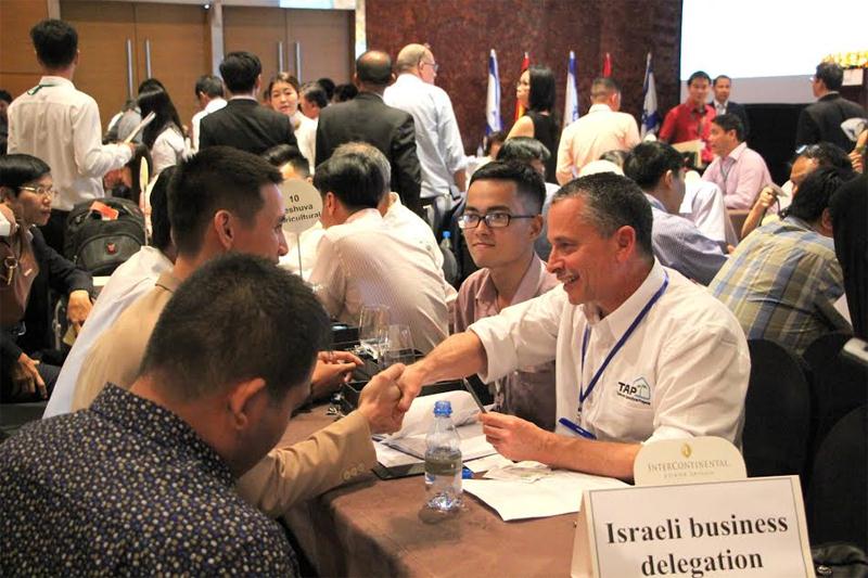 Các doanh nghiệp Việt Nam và Isarel gặp gỡ và tìm kiếm cơ hội hợp tác ngay tại Diễn đàn.