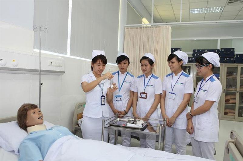 Sau thành công của Dự án đưa điều dưỡng viên chăm sóc người già, phía Đức đã bắt đầu thí điểm tiếp nhận điều dưỡng chăm sóc người bệnh của Việt Nam.