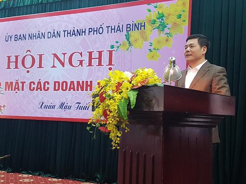 Chủ tịch UBND tỉnh Thái Bình Nguyễn Hồng Diên phát biểu tại Hội nghị