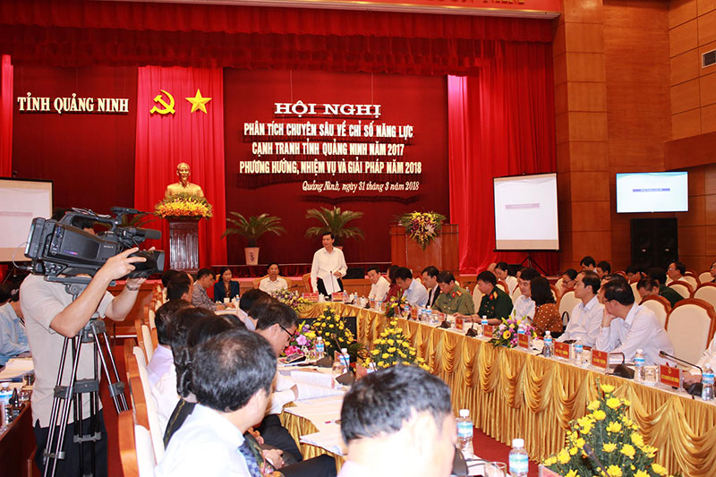 Ông Nguyễn Đức Long, Chủ tịch UBND tỉnh Quảng Ninh phát biểu chỉ đạo tại Hội nghị. Ảnh: Thanh Tân.