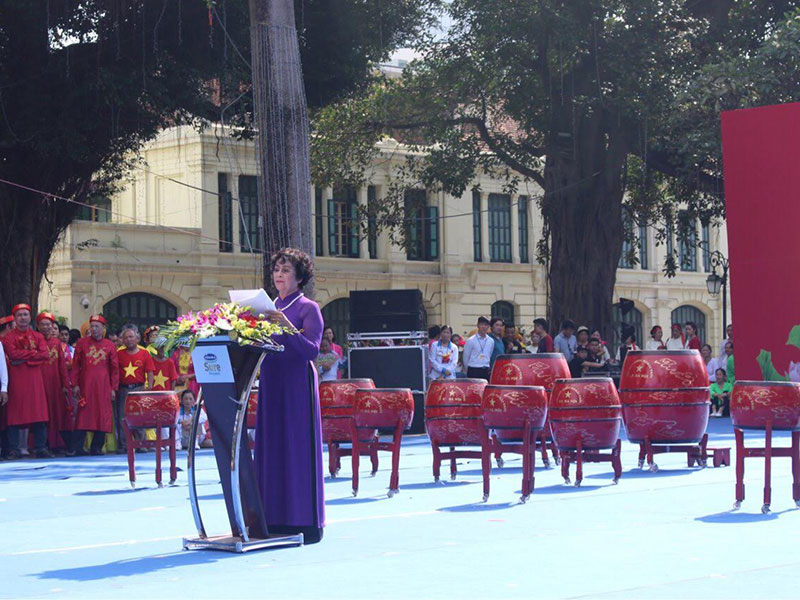 Hình 2.1: Bà Nguyễn Thị Hảo – Chủ tịch Hội Sức khỏe ngoài trời người trung cao tuổi TP Hà Nội phát biểu.