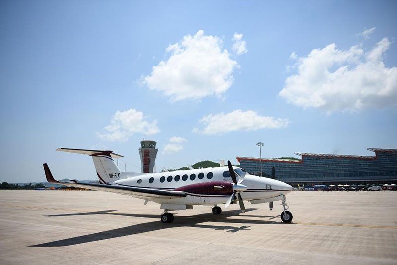 Máy bay King Air 350 hạ cánh thành công tại Cảng hàng không quốc tế Vân Đồn lúc 10h ngày 11.7.