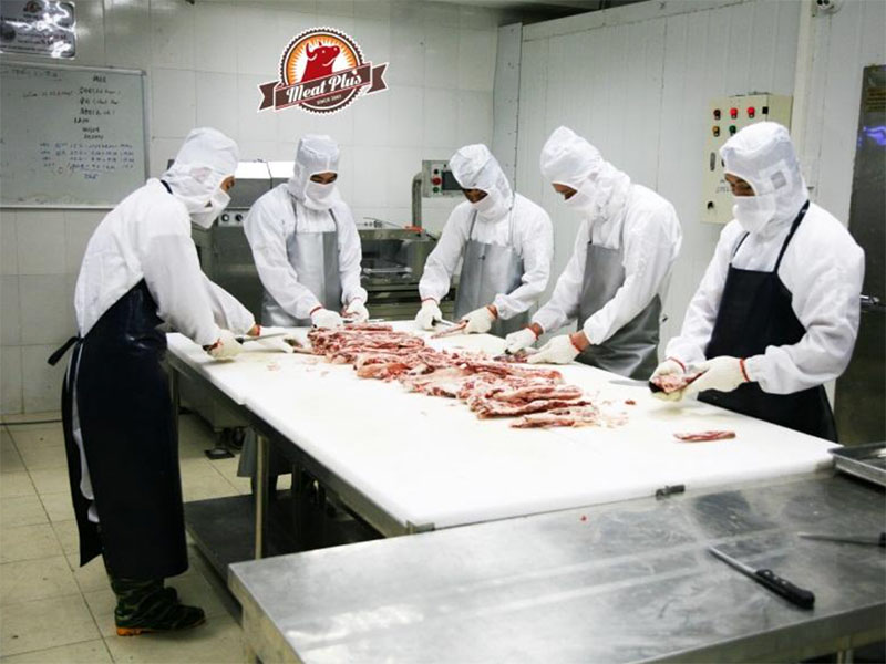 Quy trình sơ chế nguyên liệu được quản lý trực tiếp bởi chuyên gia, đầu bếp Hàn Quốc.