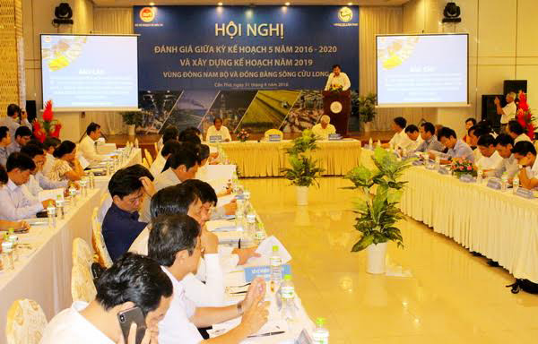 Thứ trưởng Bộ Kế hoạch và Đầu tư, ông Lê Quang Mạnh phát biểu tại Hội nghị. Ảnh Phú Khởi.