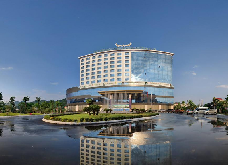 Mường Thanh Grand Sơn La là khách sạn đầu tiên đạt tiêu chuẩn 5 tại thành phố Sơn La.