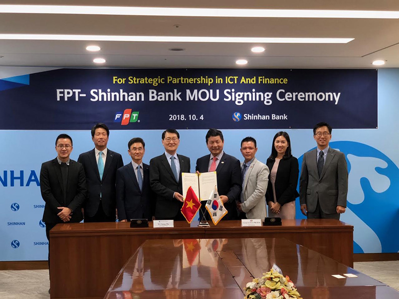 FPT ký kết thỏa thuận hợp tác với Shinhan Bank.