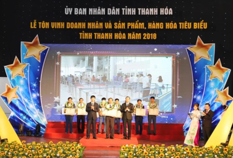 Lễ tôn vinh doanh nhân và sản phẩm tiêu biểu tại Thanh Hoá 2018.