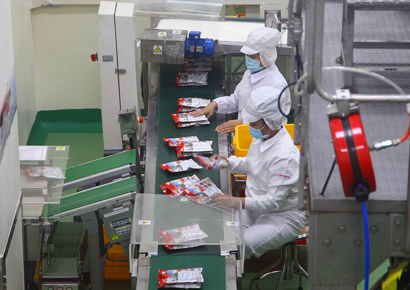 Nhà máy Ajinomoto Long Thành, Xưởng sản xuất hạt nêm Aji Ngon được đầu tư hiện đại với quy trình sản xuất khép kín và tỷ lệ tự động hóa ở mức cao, sử dụng rất ít nhân công.