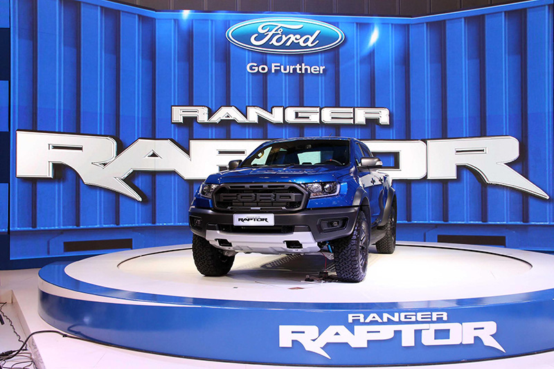 Không gian trưng bày của Ford tại Vietnam Motor Show 2018 nổi bật với sự có mặt của Ford Ranger Raptor - chiếc bán tải hiệu năng cao tại Việt Nam.