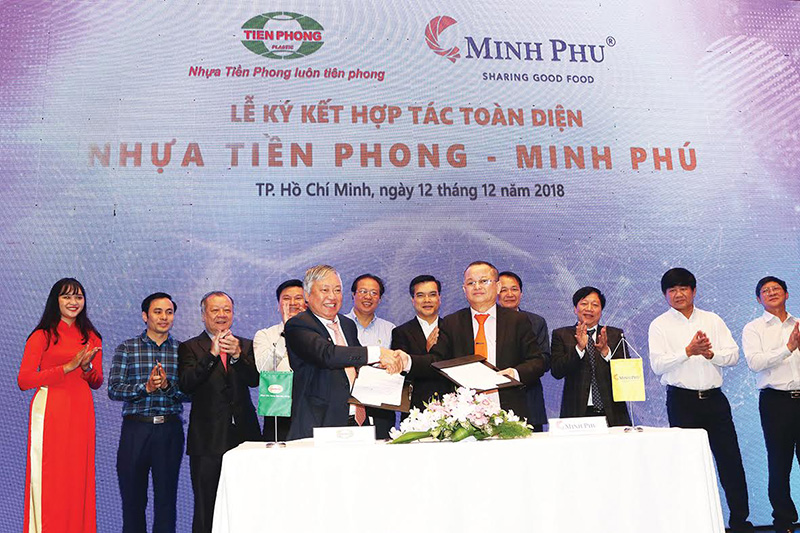 Lễ ký kết hợp tác thành công giữa Minh Phú và Nhựa Tiền Phong.