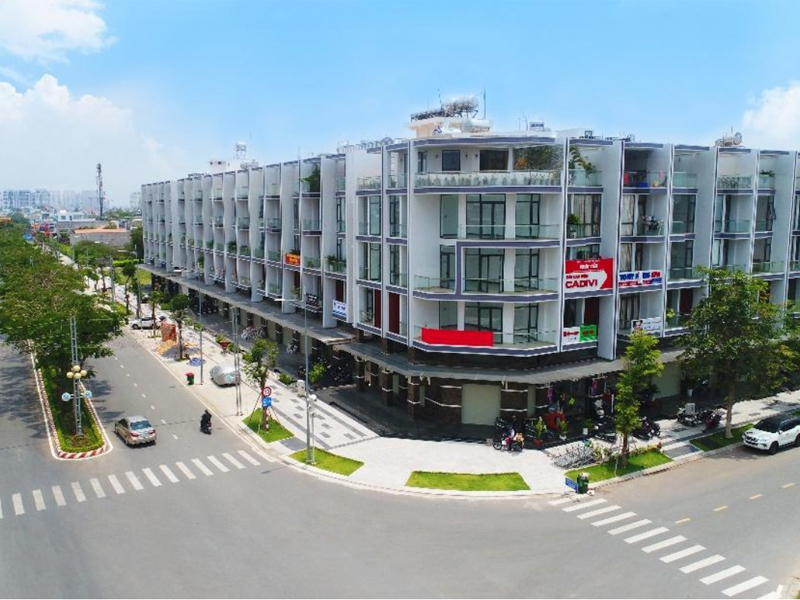 Tuyến phố thương mại sầm uất trên đường Nguyễn Thị Nhung.