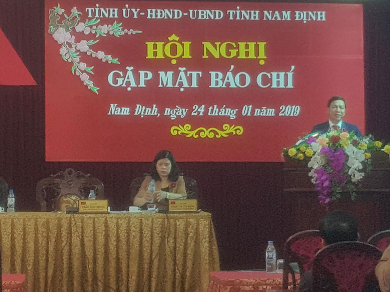 Phó Bí thư thường trực tỉnh ủy, Chủ tịch HĐND tỉnh Nam Định Trần Văn Chung phát biểu tại hội nghị.