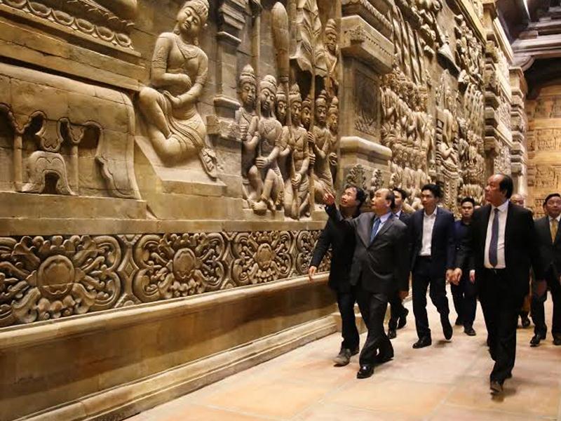 Thủ tướng Chính phủ Nguyễn Xuân Phúc thăm và kiểm tra công tác chuẩn bị Đại lễ Phật đản Vesak sẽ được tổ chức tại   Chùa Tam Chúc từ  ngày 12 đến ngày 14-5- 2019.