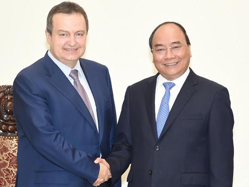 Năm 2017, Phó thủ tướng Cộng hòa Serbia, ông Ivica Dacic đã có cuộc thăm chính thức Việt Nam và đã gặp Thủ tướng Nguyễn Xuân Phúc. Hai bên đã thống nhất đẩy mạnh hợp tác kinh tế, thương mại và trở thành cầu nối thương mai với các nước trong khu vực.
