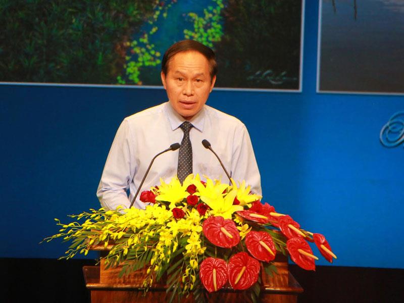 Ông Lê Tiến Châu, Chủ tịch UBND tỉnh Hậu Giang, phát biểu tại Hội thảo “Chung tay làm du lịch nông nghiệp”.