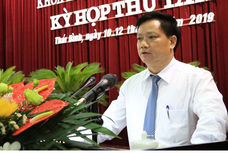 Đồng chí Nguyễn Khắc Thận phát biểu cảm ơn sau khi được bầu giữ chức Phó Chủ tịch UBND tỉnh Thái Bình.