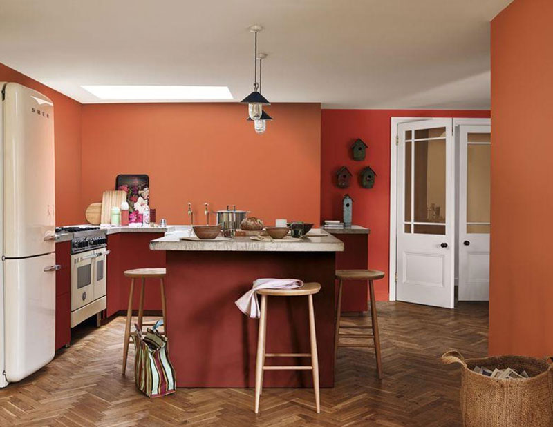 Căn bếp nhỏ tông màu đỏ - cam giúp mẹ luôn cảm thấy ấm áp, tươi vui
