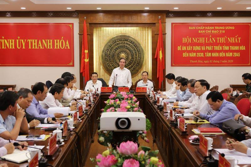 Đồng chí Nguyễn Văn Bình, Ủy viên Bộ Chính trị, Bí thư Trung ương Đảng, Trưởng Ban kinh tế Trung ương, Trưởng BCĐ phát biểu chỉ đạo hội nghị.